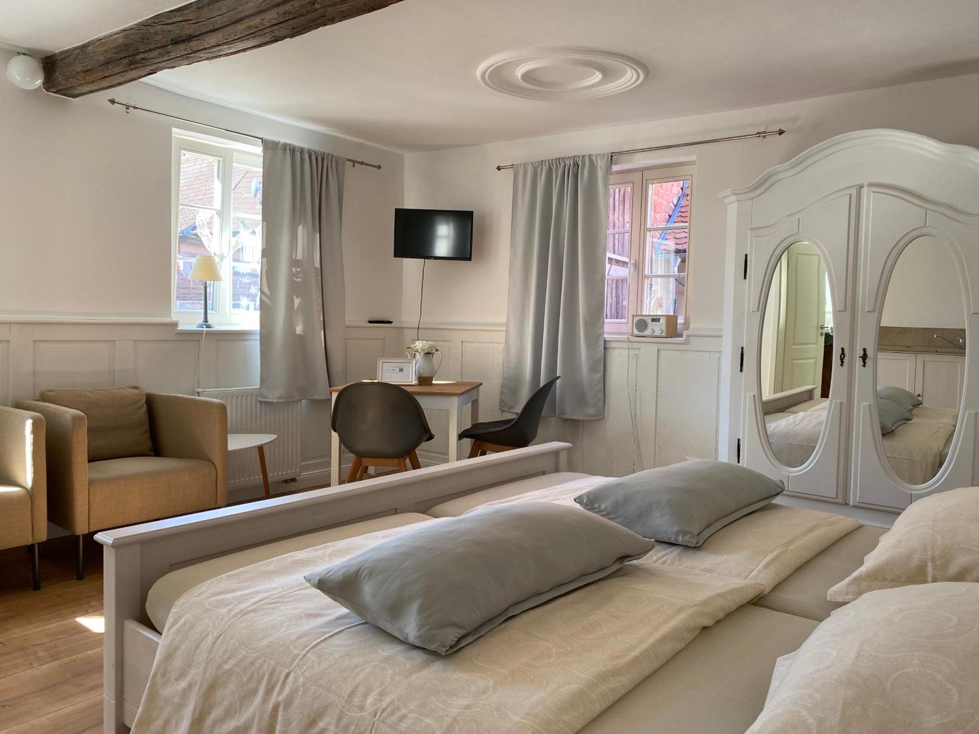 Sonnenhof 1737 - Ferienzimmer & Apartments Barbelroth Ngoại thất bức ảnh